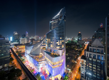 me dam long nguoi voi loi kien truc 3d vo cuc cua trung tam mua sam central embassy bangkok