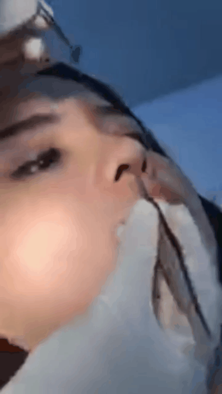 sao viet dang co xu huong cong khai qua trinh phau thuat tham my tren mang xa hoi