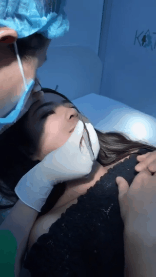 sao viet dang co xu huong cong khai qua trinh phau thuat tham my tren mang xa hoi