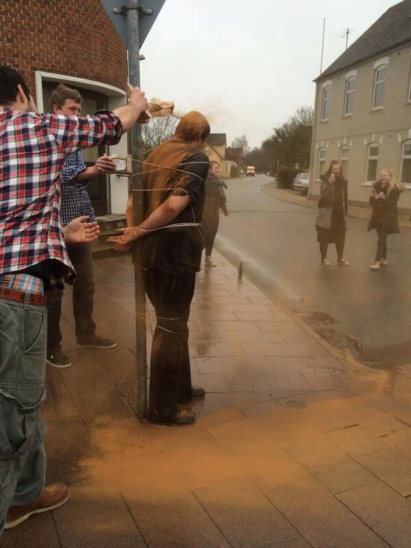 van con doc than o dan mach hay chuan bi tinh than don sinh nhat voi nhung man tra tan oai oam