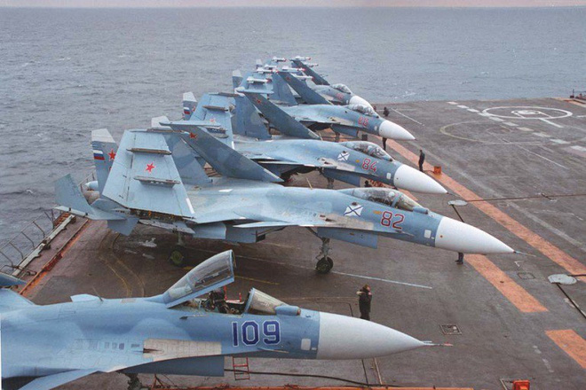 tau san bay kuznetsov nga noi kinh hoang bien ca va 2 vet nho khong the rua sach