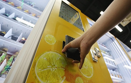 ha noi sap co cua hang khong nguoi ban ca dien thoai de thanh toan