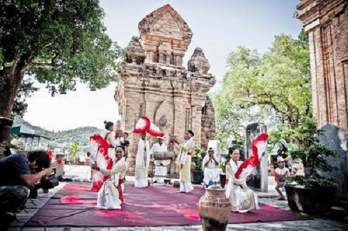 le hoi thap ba ponagar tai khanh hoa