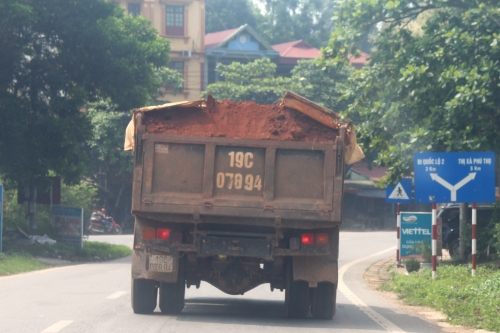 nhan nhan xe cho dat co dau hieu qua tai coi noi thanh thung long hanh tai xa van lung