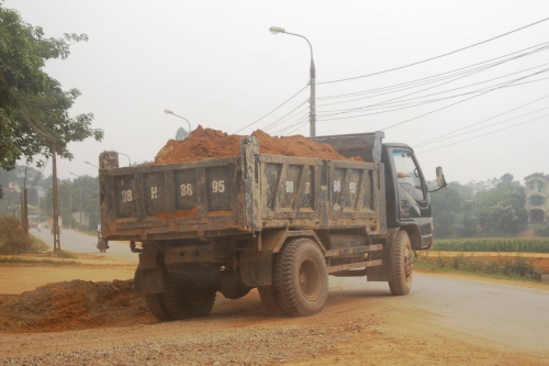 nhan nhan xe cho dat co dau hieu qua tai coi noi thanh thung long hanh tai xa van lung