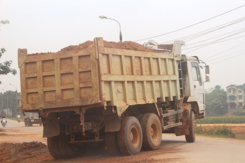 nhan nhan xe cho dat co dau hieu qua tai coi noi thanh thung long hanh tai xa van lung