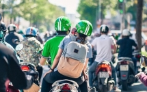 grab de nghi duoc ho tro bac si tam ly va xe rieng dua don be gai 9 tuoi nghi bi tai xe cua hang quay roi