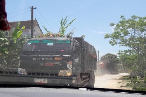 nghe an dat tac hoat dong canh tru so uy ban