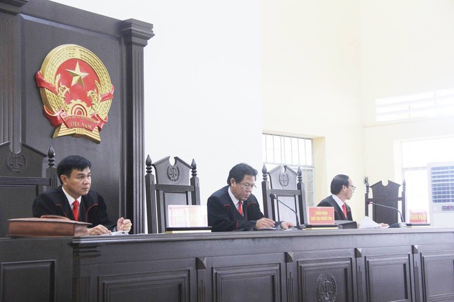 xu phuc tham vu be gai 13 tuoi bi xam hai den tu tu toa tin loi khai cua be gai tuyen y an so tham 7 nam tu nguoi nha huu be gay nao loan