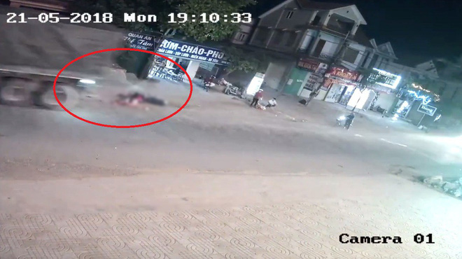 xe container can tu vong be gai nguoi dan duoi theo yeu cau tai xe tro lai hien truong