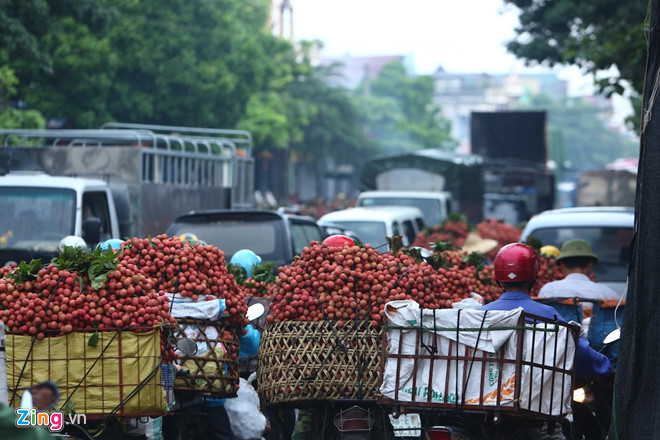 hang nghin xe cho vai lam un tac quoc lo