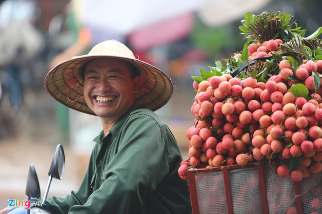 hang nghin xe cho vai lam un tac quoc lo