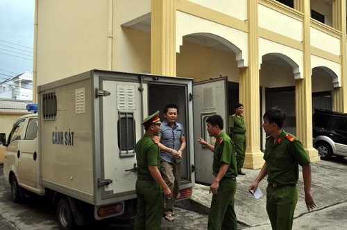 csgt ban thuong cap khai gi truoc toa