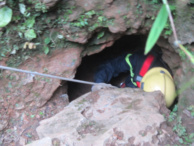 ba phu vang bi ket trong hang se thay doi phuong an tiep can nan nhan