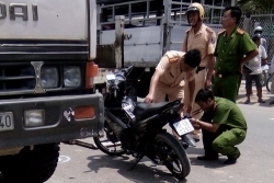 mot trung ta cong an thiet mang trong dem vi tai nan giao thong