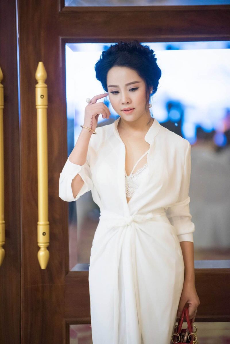nu hoang sac dep yen hoa lam giam khao hoa khoi sac dep 2016