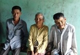 noi long nguoi me gia nuoi 2 con bi tam than