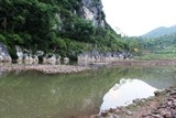 hang tram nguoi tim 4 hoc sinh duoi nuoc tren song ky cung