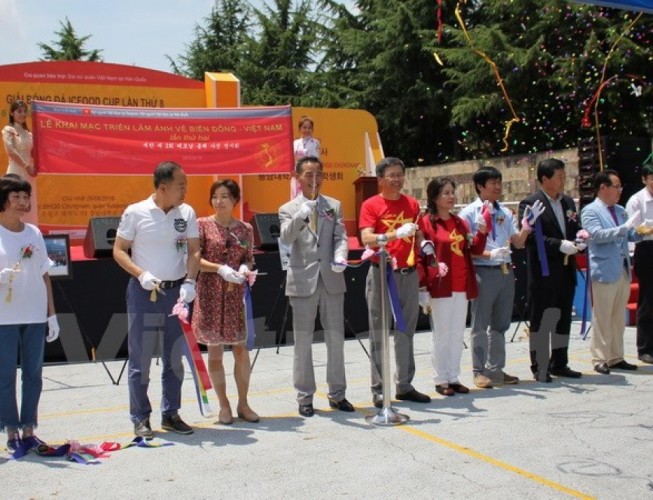 trien lam anh ve bien dong tai han quoc