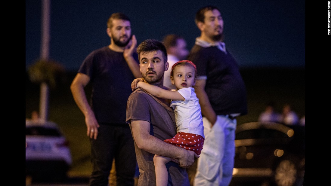 tan cong khung bo tai san bay istanbul tho nhi ky 36 nguoi chet