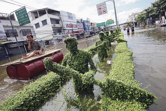 loat anh hai huoc chung minh ngap lut o bangkok khong he buon ruoi ruoi nhu nguoi ta van tuong