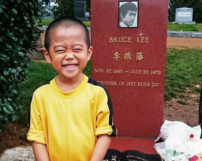 cau be 7 tuoi nguoi nhat khien ca the gioi kinh ngac vi man trinh dien tuyet voi y het huyen thoai ly tieu long