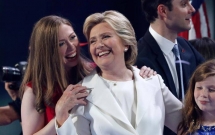 con gai duy nhat cua cuu tong thong my bill clinton lieu co co tro thanh lanh dao moi cua dang dan chu