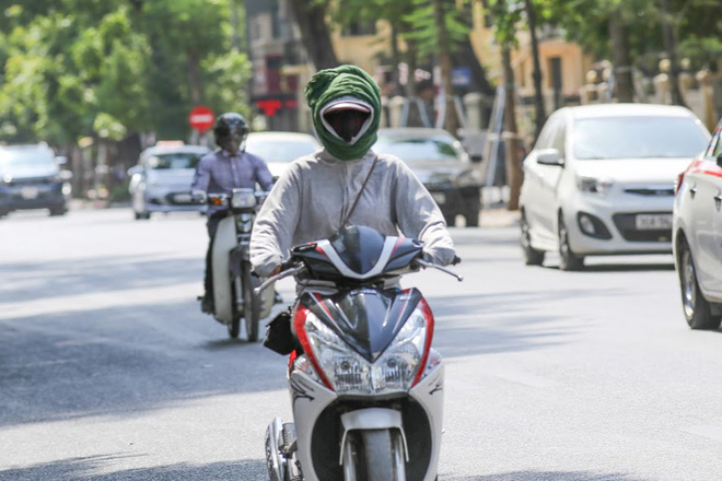 chum anh nghin le mot chieu thuc ba dao nguoi dan ha noi doi pho voi nang nong dinh diem