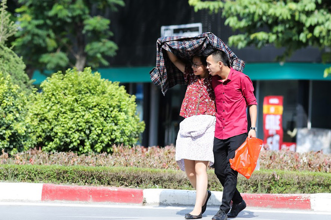 chum anh nghin le mot chieu thuc ba dao nguoi dan ha noi doi pho voi nang nong dinh diem