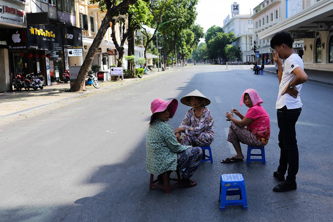 chum anh nghin le mot chieu thuc ba dao nguoi dan ha noi doi pho voi nang nong dinh diem