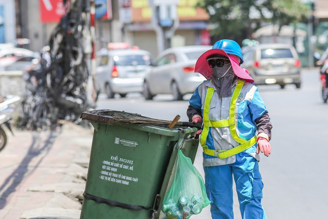 chum anh nghin le mot chieu thuc ba dao nguoi dan ha noi doi pho voi nang nong dinh diem