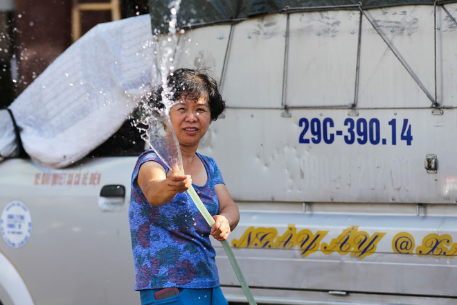chum anh nghin le mot chieu thuc ba dao nguoi dan ha noi doi pho voi nang nong dinh diem
