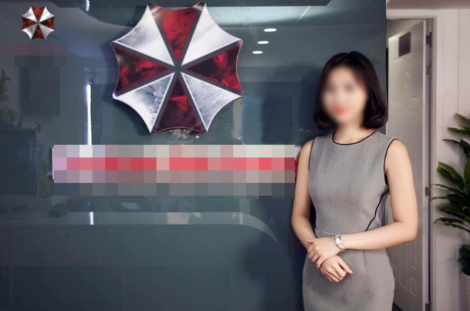 mot phong kham da o sai gon bi to chom logo cua cong ty umbrella trong bo phim noi tieng resident evil