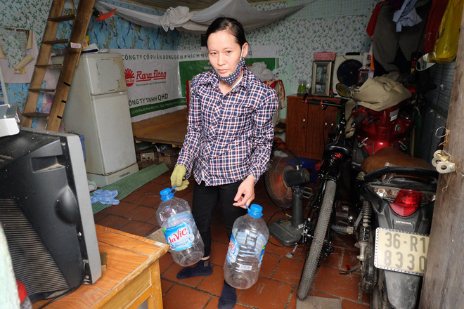 bi hai canh mat nuoc sach ngay ha noi nong dinh diem ca nha 4 nguoi cho du 4 lan di ve sinh moi dam xa nuoc