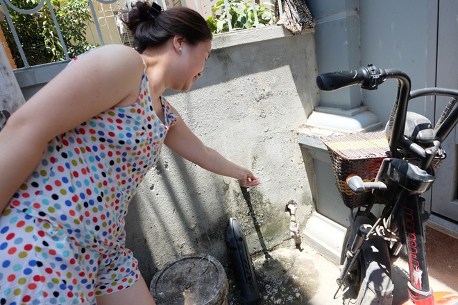 bi hai canh mat nuoc sach ngay ha noi nong dinh diem ca nha 4 nguoi cho du 4 lan di ve sinh moi dam xa nuoc