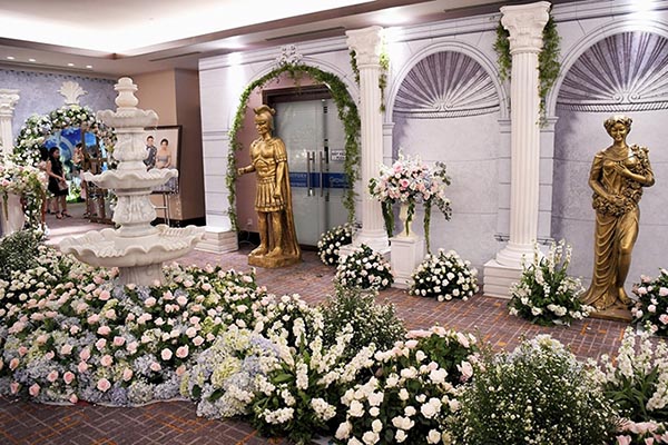 nguoi dep hoa hau to chuc dam cuoi voi dai gia hon 16 tuoi xa hoa nhat nhi showbiz viet
