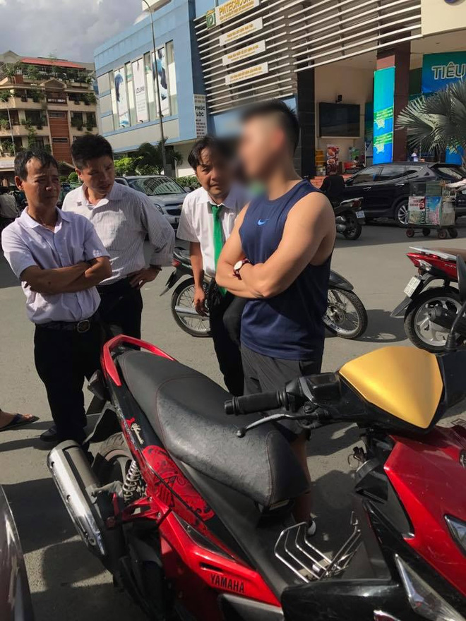 mac tai xe taxi nan ni chi con 200k trong tui soai ca sai gon kien quyet doi 400k boi thuong sau va cham