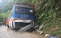 vu o to cho hoc sinh lop 11 lao vao vach nui o tam dao them 1 nan nhan tu vong