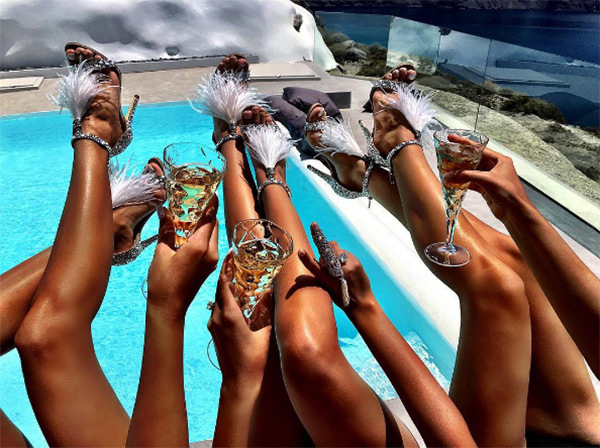 nguoi tinh trong mv cua justin bieber ky niem 1 nam ngay cuoi khong co chong ty phu u70 o ben