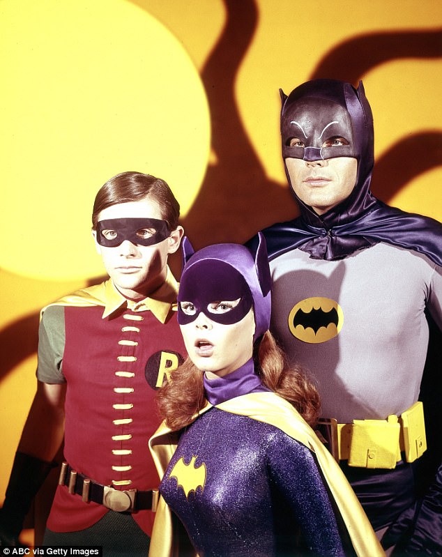 bieu tuong phim batman mot thoi bi khui doi tu truy lac