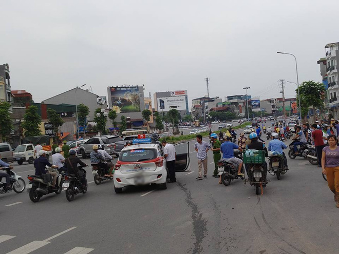 o to fortuner gay tai nan lien hoan o ha noi 2 phu nu va 1 be trai bi thuong nang