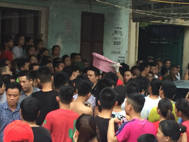 cong an dung lai hien truong vu nguoi me nghi sat hai con de 33 ngay tuoi o ha noi