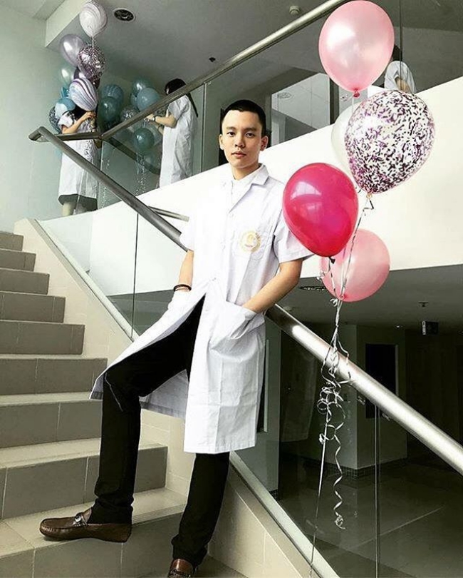 dan trai dep khien cac thieu nu phai xao xuyen trai tim cua truong dai hoc danh gia nhat thai lan