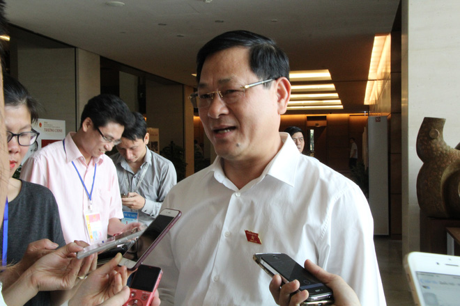 dai ta cong an noi ve vu me tram cam sat hai con 33 ngay tuoi