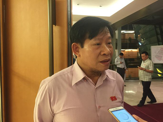 dai ta cong an noi ve vu me tram cam sat hai con 33 ngay tuoi