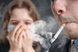 Hút thuốc lá thụ động trẻ nhỏ dễ bị viêm khớp khi trưởng thành