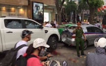 ha noi va cham lien hoan tren pho ba trieu 3 nguoi bi thuong trong do co 1 nan nhan mac dong phuc hoc sinh