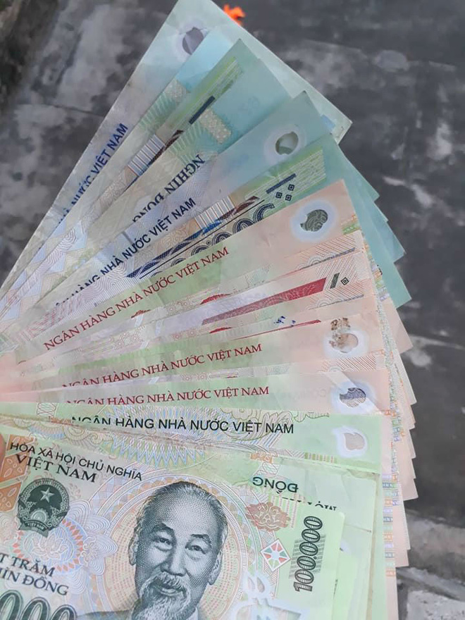 chong cong nap luong cuoi thang tien the gui thu goi vo la con dien vo khong gian ma con len mang khoe