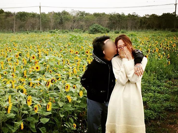 chong cong nap luong cuoi thang tien the gui thu goi vo la con dien vo khong gian ma con len mang khoe