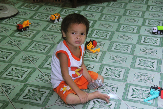 tim ve ngoi nha cua nhung dua be trong clip gao khoc vi doi gay xon xao mang xa hoi